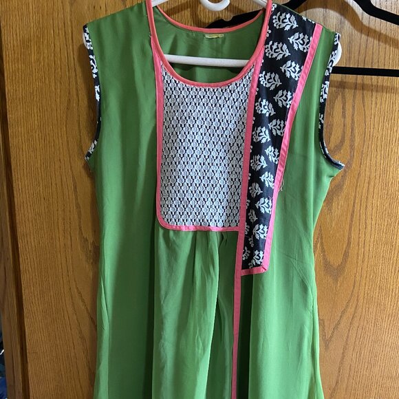 Green & Black Georgette Kurti with White Print and Pink Trim | Size L/XL - Picture 1 of 4